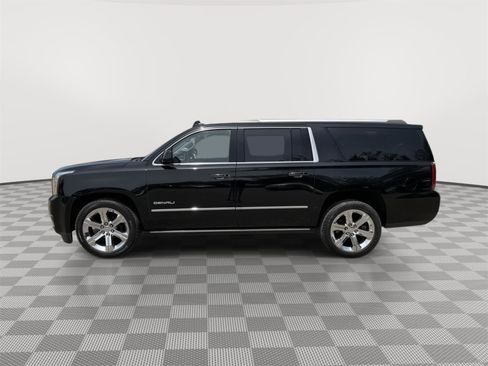 Used 2020 GMC Yukon XL Denali w/ Denali Ultimate Package AWD/4WD image 4