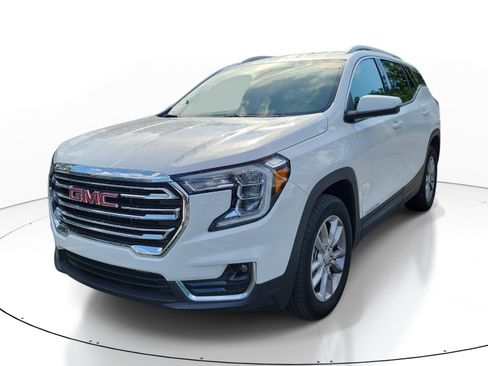 Used 2024 GMC Terrain SLT AWD/4WD image 3