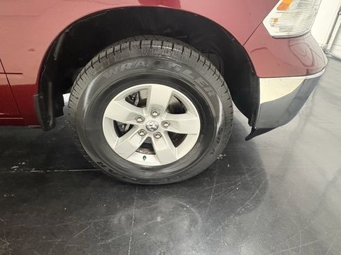 Used 2019 RAM 1500 Classic SLT RWD image 12