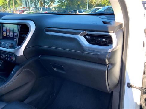 Used 2019 GMC Acadia SLT image 16