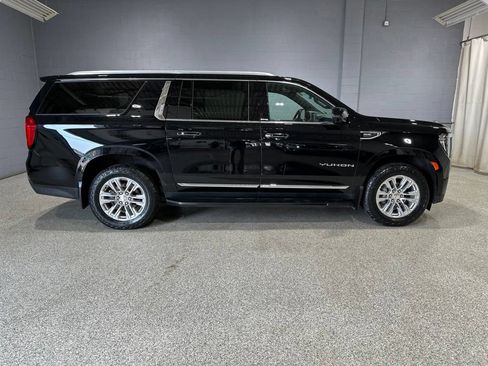 Used 2021 GMC Yukon XL SLT w/ SLT Luxury Plus Package AWD/4WD image 2