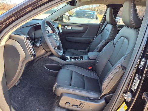 New 2026 Volvo XC40 B5 Plus w/ Climate Package image 7