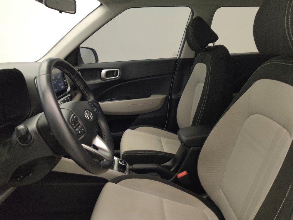 Used 2022 Hyundai Venue SEL FWD image 17