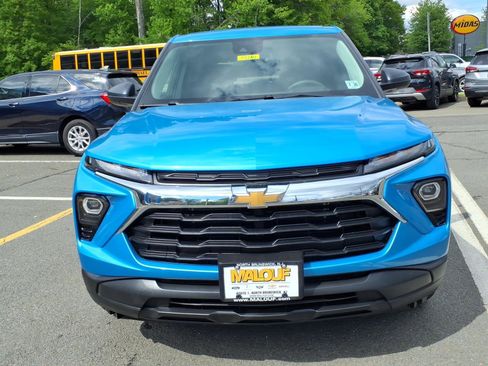 Used 2026 Chevrolet TrailBlazer LS w/ LS Convenience Package FWD image 2