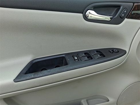 Used 2015 Chevrolet Impala Limited LS image 12