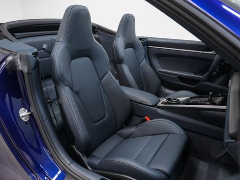 Used 2025 Porsche 911 Carrera image 29