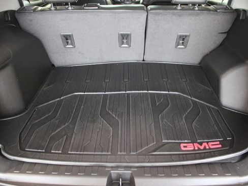 Used 2023 GMC Terrain SLT w/ Elevation Edition FWD image 15
