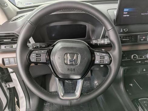 New 2026 Honda Pilot Touring image 19