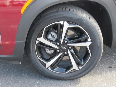 Certified 2023 Chevrolet TrailBlazer RS w/ Sun and Liftgate Package image 11