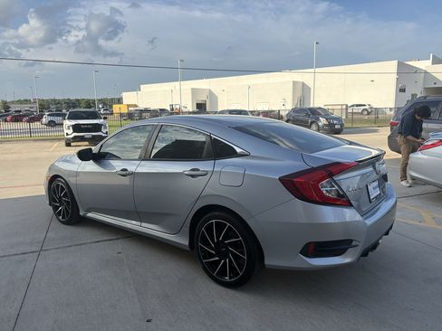 Used 2020 Honda Civic Sport image 6