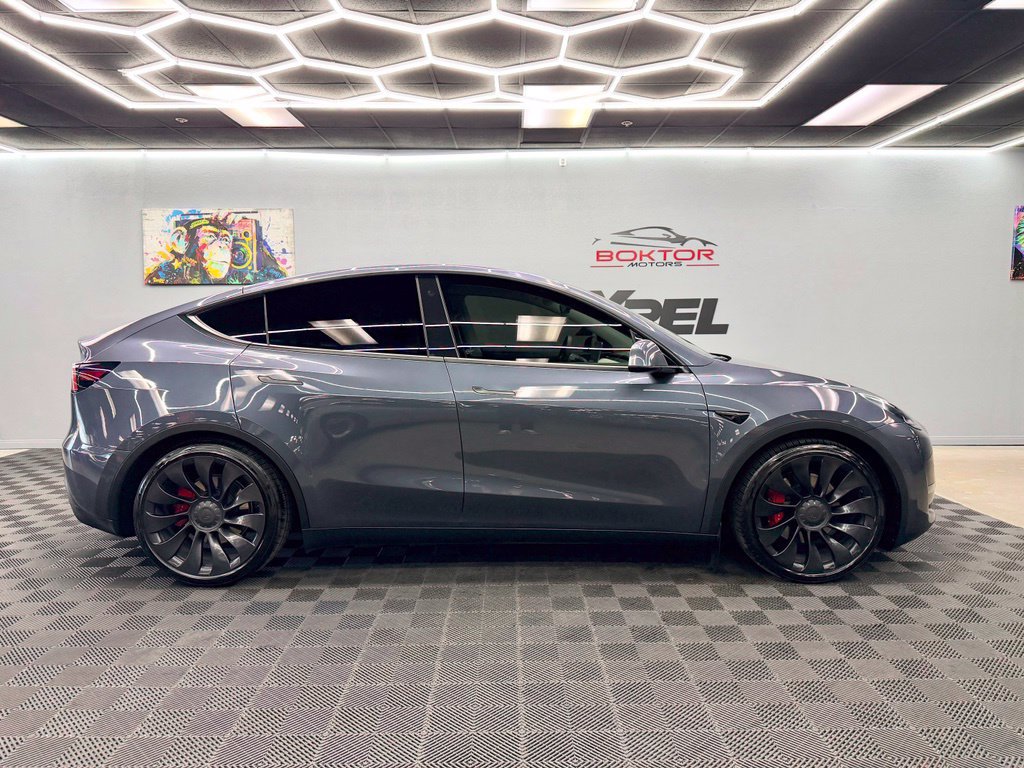 Used 2022 Tesla Model Y Performance AWD/4WD image 16