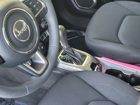 Used 2022 Jeep Renegade Sport image 18