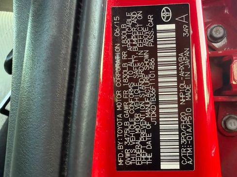 Used 2015 Toyota Prius C One FWD image 33