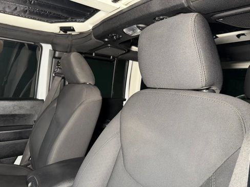 Used 2018 Jeep Wrangler Unlimited Sport S AWD/4WD image 13