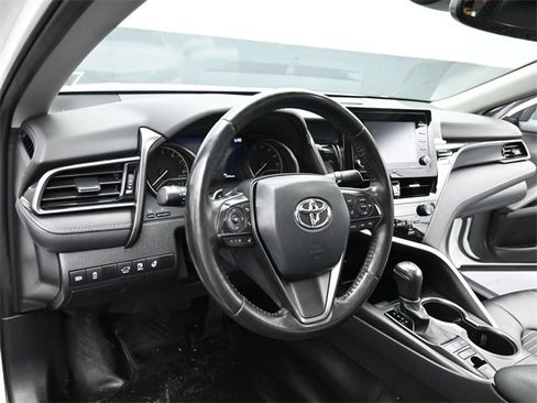 Used 2023 Toyota Camry SE w/ Cold Weather Package image 14