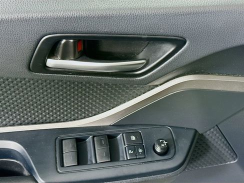 Used 2020 Toyota C-HR LE image 21