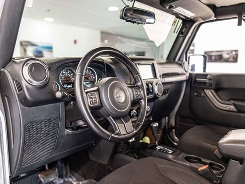 Used 2017 Jeep Wrangler Unlimited Sport w/ Quick Order Package 24S AWD/4WD image 16