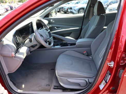 Used 2023 Hyundai Elantra SEL w/ Convenience Package FWD image 14