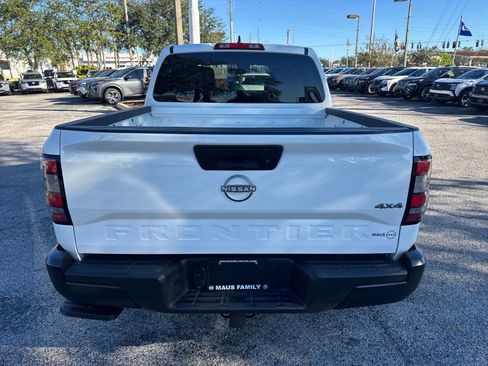 Certified 2024 Nissan Frontier S image 6