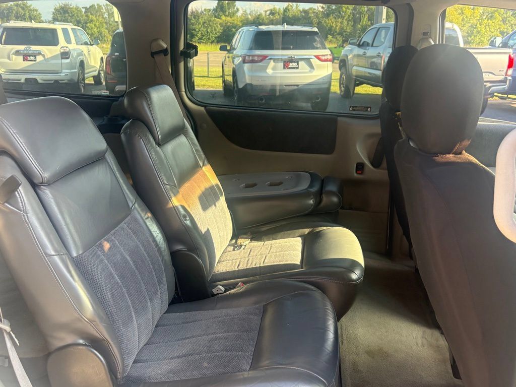 Used 2002 Chevrolet Venture Warner Brothers w/ Trailering Pkg FWD image 6