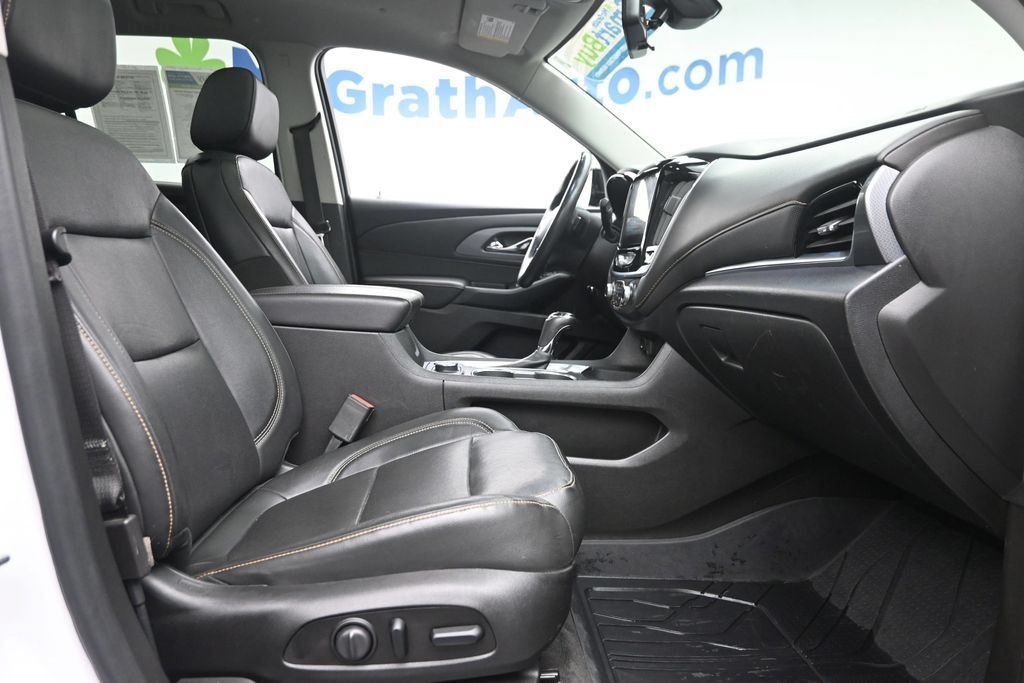 Used 2019 Chevrolet Traverse Premier w/ Redline Edition AWD/4WD image 9