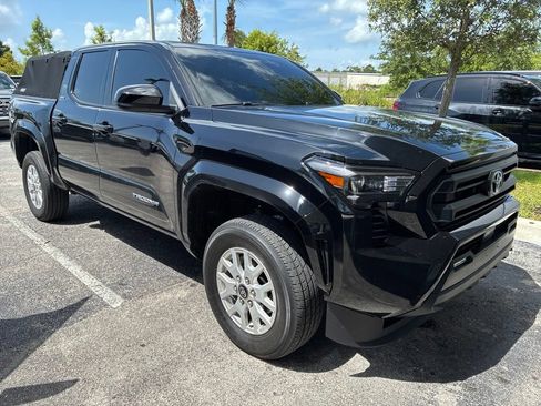 Used 2025 Toyota Tacoma SR5 AWD/4WD image 2