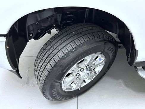 Used 2024 RAM 2500 Big Horn AWD/4WD image 23