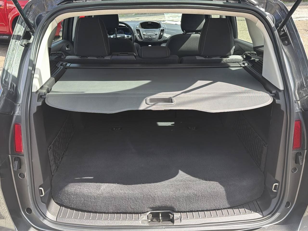 Used 2018 Ford C-MAX SE w/ Cold Weather Package FWD image 27