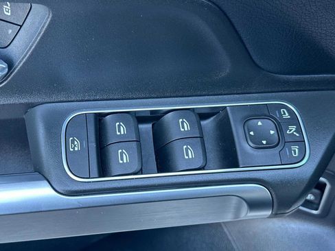 Used 2021 Mercedes-Benz GLB 250 4MATIC image 13