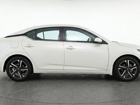 Used 2025 Nissan Sentra SV FWD image 11