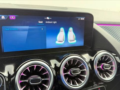 Used 2025 Mercedes-Benz GLA 250 image 30