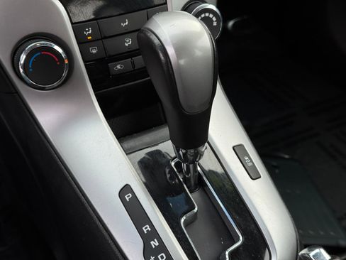 Used 2014 Chevrolet Cruze LT w/ Technology Package image 17