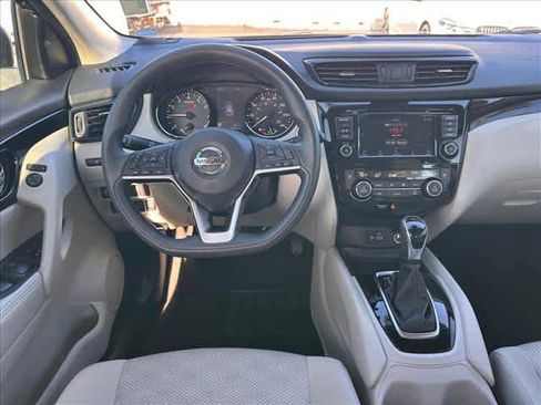 Used 2020 Nissan Rogue Sport SV image 10