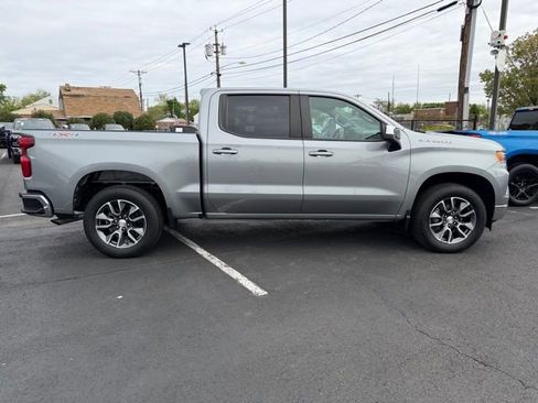 Used 2023 Chevrolet Silverado 1500 LT AWD/4WD image 10