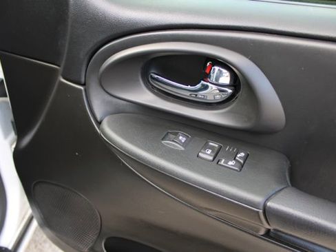 Used 2007 Chevrolet TrailBlazer LT RWD image 32