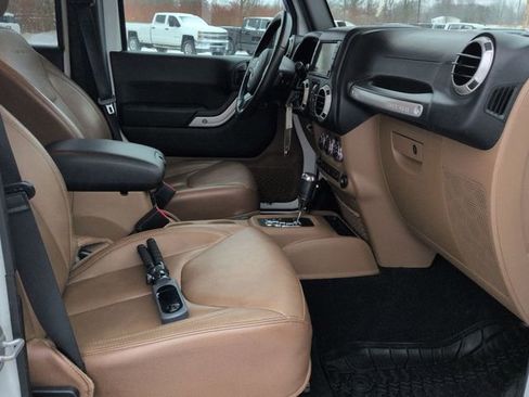 Used 2017 Jeep Wrangler Unlimited Sahara w/ Max Tow Package image 27