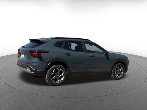 Used 2025 Chevrolet Trax LT w/ LT Convenience Package FWD image 14
