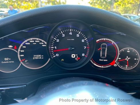 Used 2020 Porsche Panamera image 12