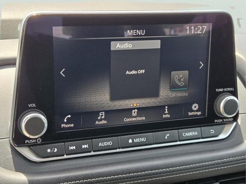 Used 2024 Nissan Rogue S FWD image 28