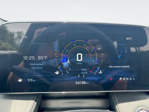 Used 2025 Chevrolet Equinox LT w/ Convenience Package II FWD image 16
