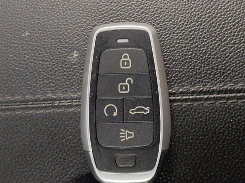 Used 2022 Hyundai Santa Cruz SEL FWD image 32