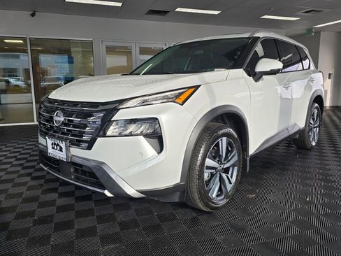 Used 2024 Nissan Rogue SL w/ SL Premium Package image 7