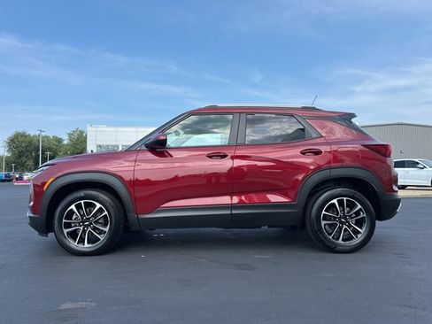 Used 2024 Chevrolet TrailBlazer LT w/ LT Cold Weather Package image 4