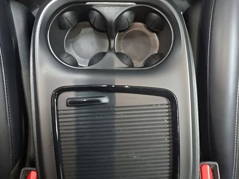 Used 2024 Chrysler Pacifica Limited FWD image 45