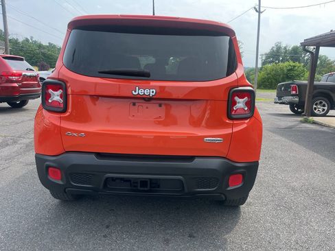 Used 2015 Jeep Renegade Latitude AWD/4WD image 7