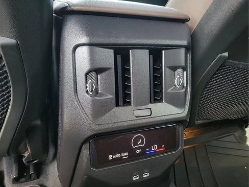 Used 2025 BMW X3 xDrive30i w/ Premium Package AWD/4WD image 12