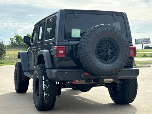 Used 2024 Jeep Wrangler Unlimited Rubicon w/ Convenience Group AWD/4WD image 5