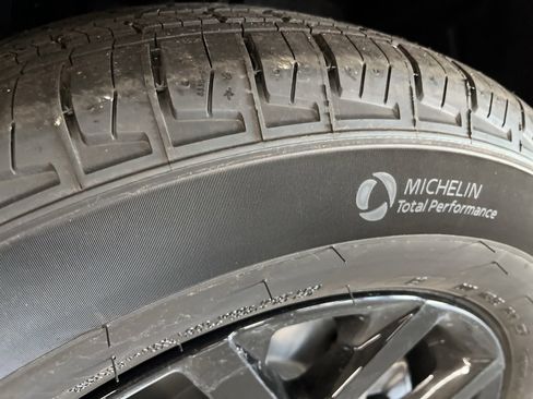 New 2025 Jeep Grand Cherokee Altitude image 27