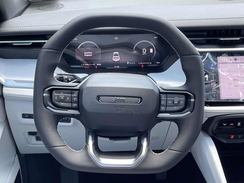 New 2026 Jeep Cherokee Overland w/ Trailer Tow Group AWD/4WD image 23