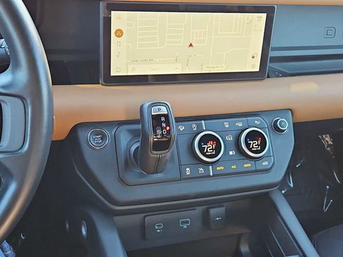 Used 2023 Land Rover Defender 90 X-Dynamic SE image 28